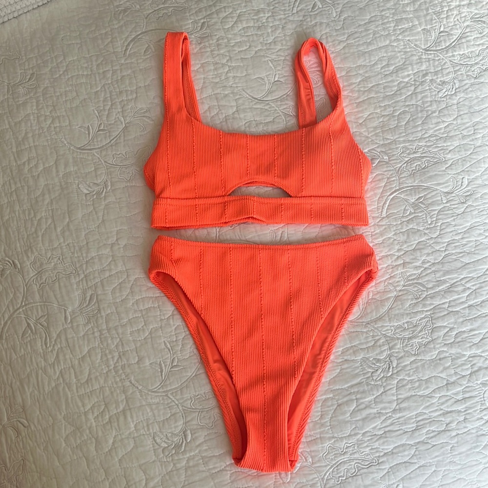 Like new salmon bikini set